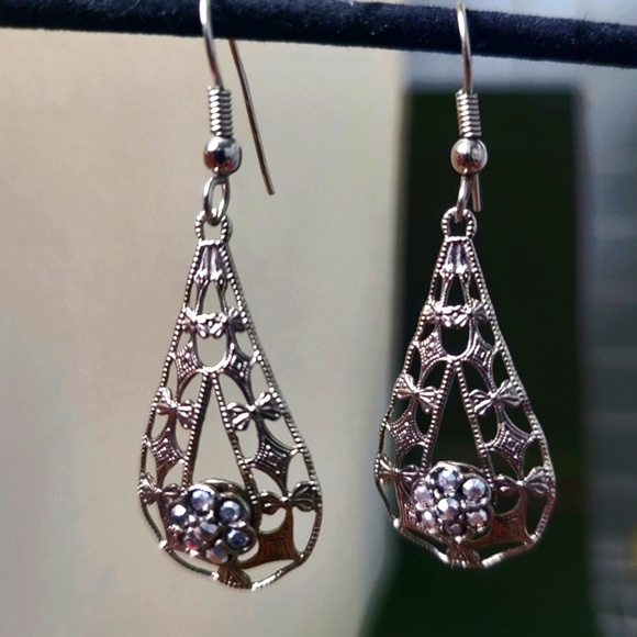 Vintage Silver Tone Drop Earrings - Picture 9 of 16